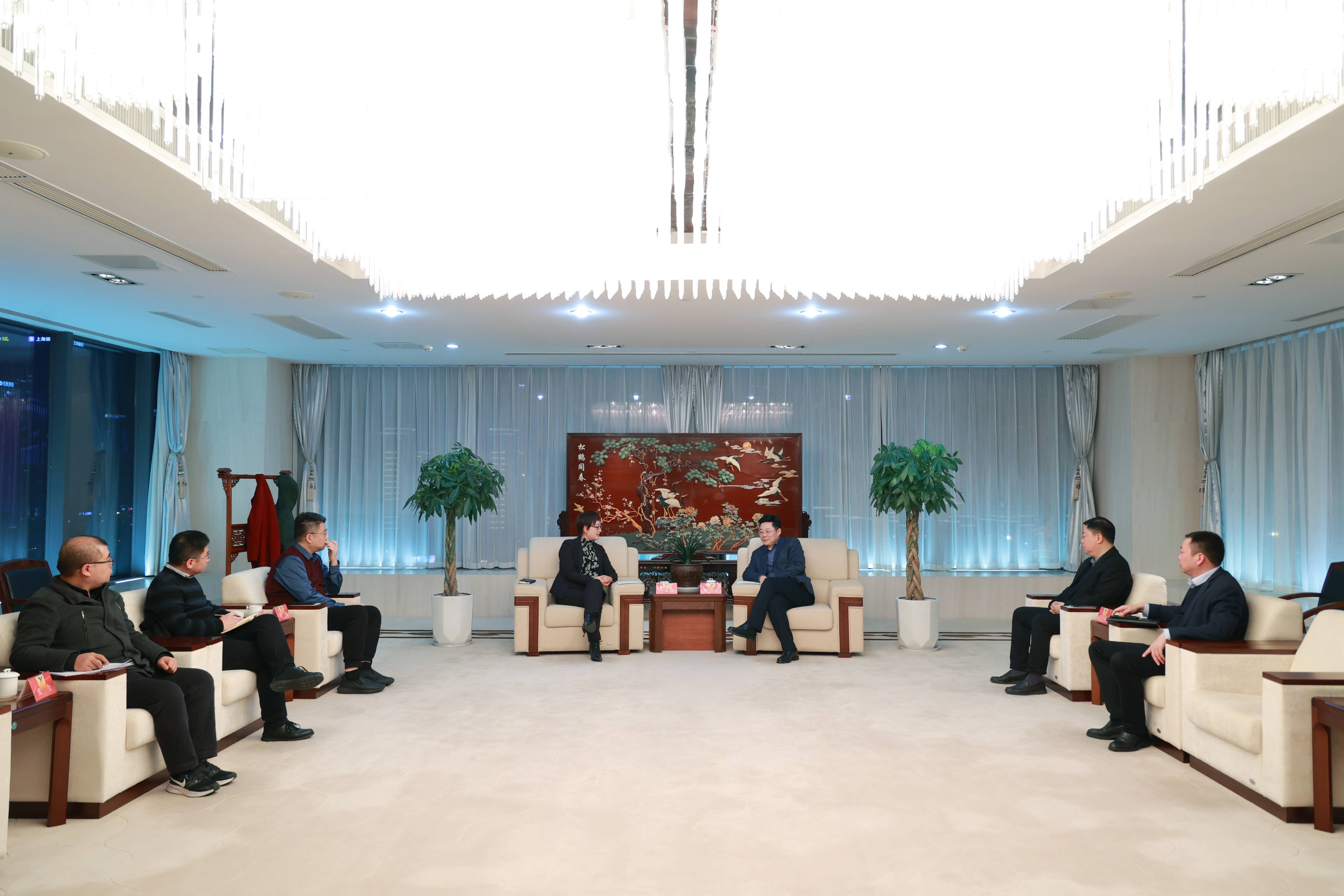 集團與進出(chū)口銀行江蘇分行深化銀企合作